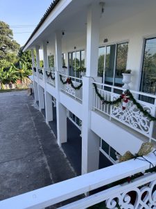 ห้องพักตกแต่งครบที่พักศรีราชารายเดือน Ivory House Sriracha