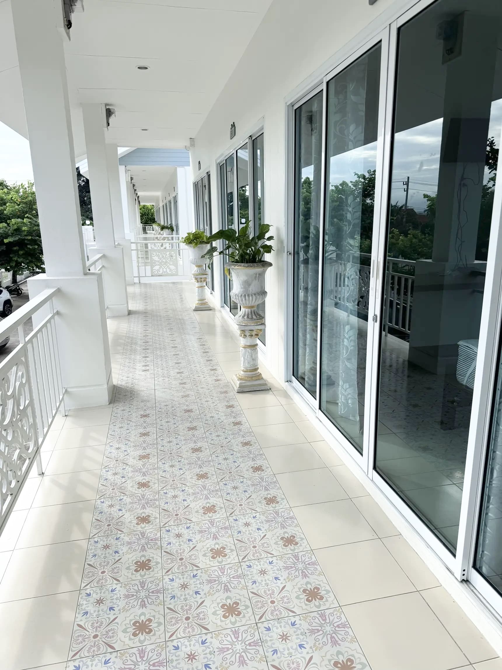 ที่พักใจกลางศรีราชา บรรยากาศห้องพักสะอาดและกว้างขวางที่ Ivory House Sriracha