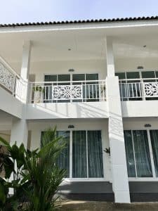 โรงแรม ศรีราชา ใกล้ เซ็นทรัล บรรยากาศที่พักสะอาด Ivory House Sriracha