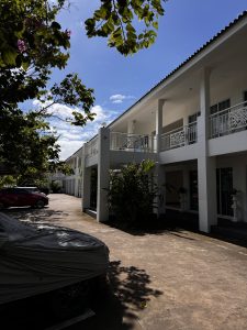 โรงแรม ศรีราชา ใกล้ โรบินสัน - บรรยากาศห้องพักสะอาด ทันสมัย Ivory House Sriracha