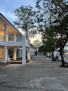 โรงแรมศรีราชาที่ไหนดี Ivory House Sriracha